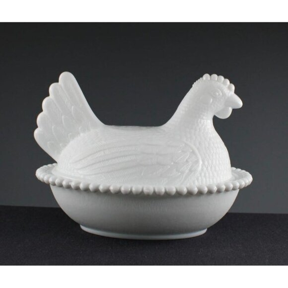 Vintage White Milk Glass Hen On Nest Covered Dish - Picture 3 of 6